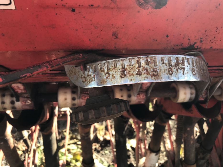 Vând samanatoare CARRARO  grau lucerana floarea soarelui