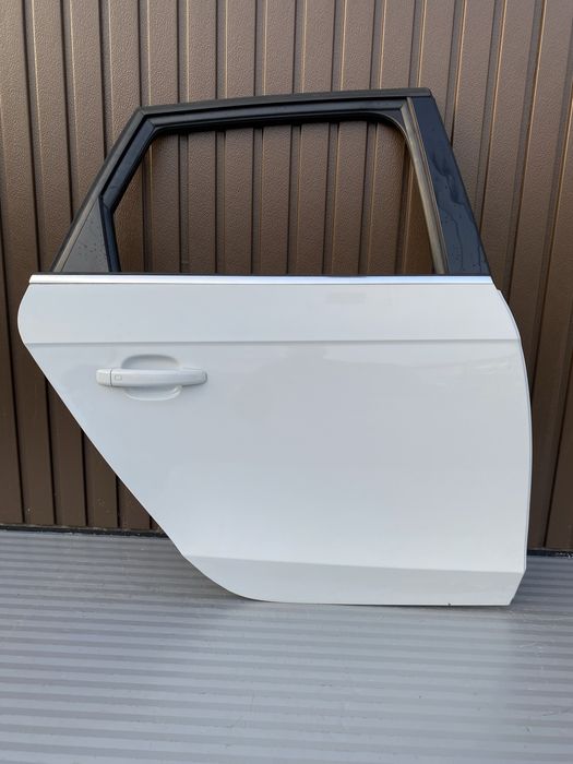 Usa dr spate combi/breach Audi A4 B8 Facelift cod de culoare LS9R