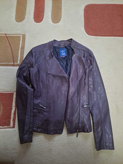 Sacouri si geci dama / Haine personale noi sau putin folosite