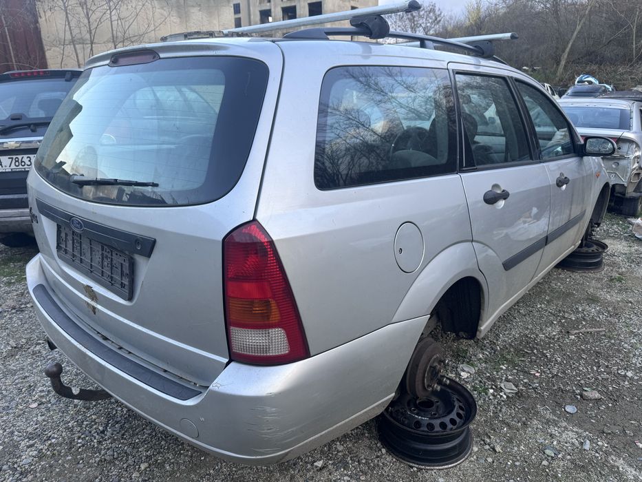 Ford Focus 1.4i 16v 75hp 2002г На Части