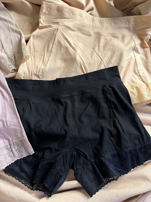 Бюсгалтер новый.