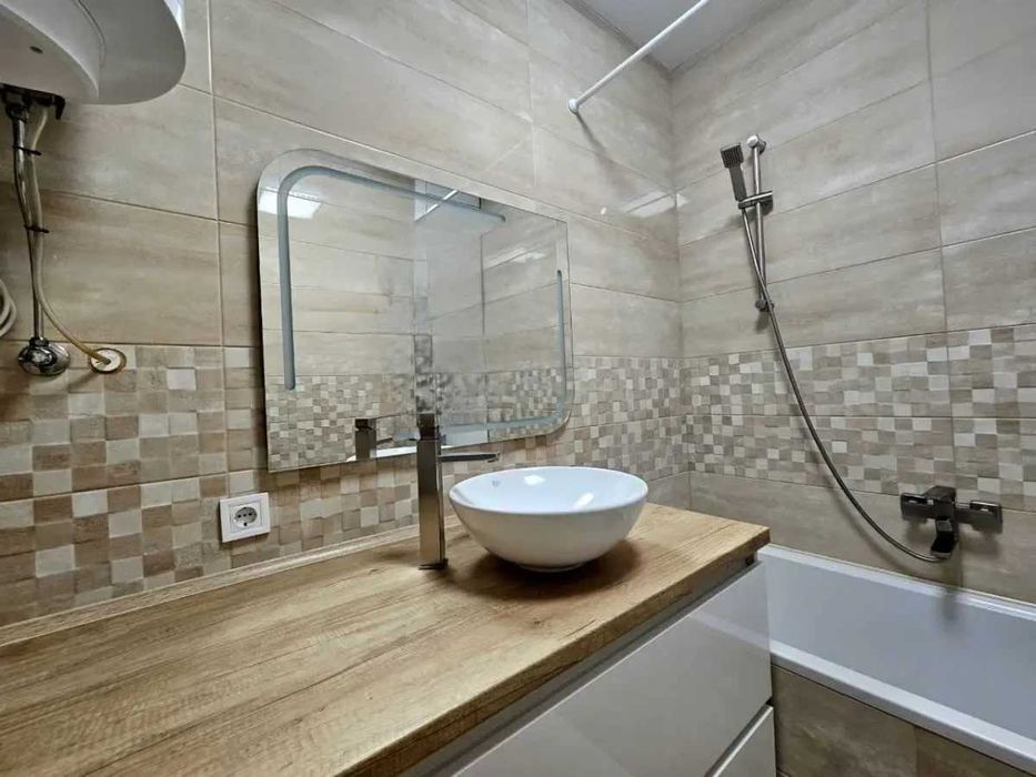 Дава се под наем Тристаен апартамент в София, Зона Б-18 - 112 кв.м за 688.5 € - Снимка #3