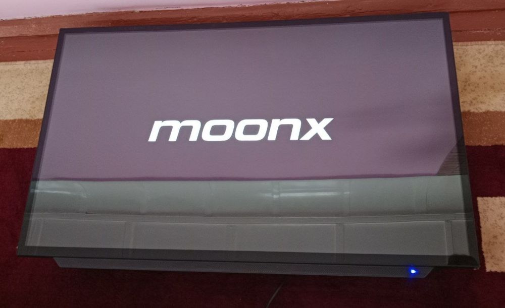 43 Moonx Smart TV Sotiladi
