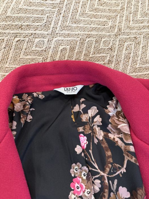 Малиновое пальто Lui Jo