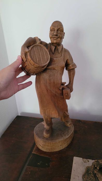 Statui de lemn masiv sculptat