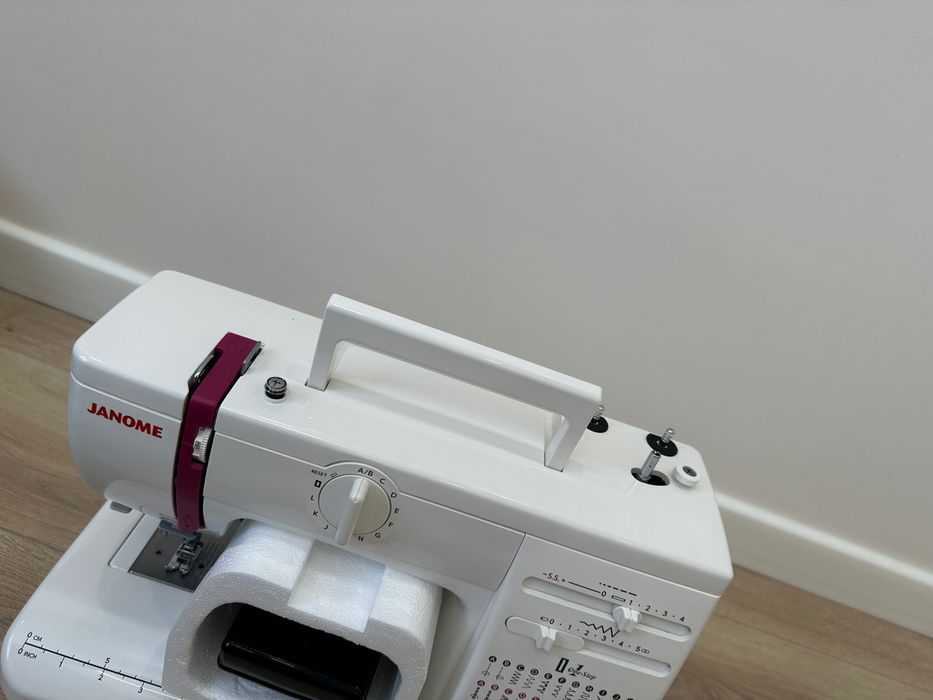 Продается Швейная машина Janome Q-23P