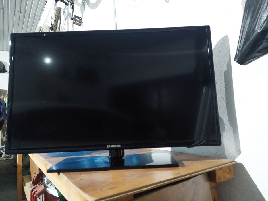 Телевизор Самсунг.