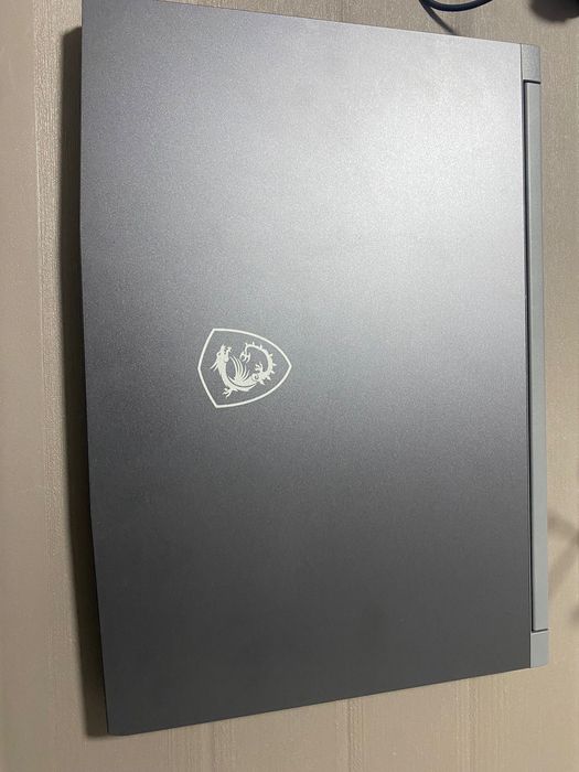 Laptop Gaming MSI thin