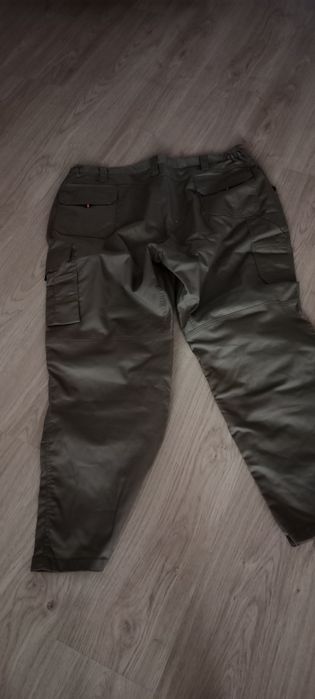 Продам мужские брюки джоггеры