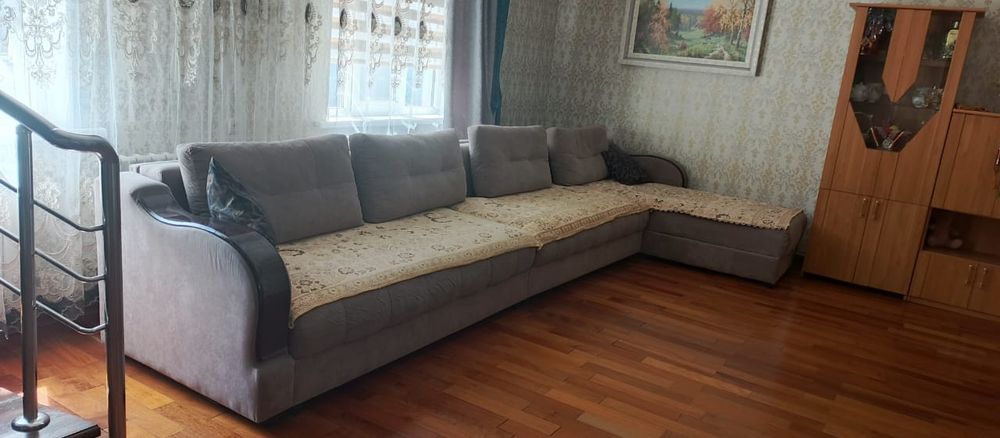 Продам диван в гостиную