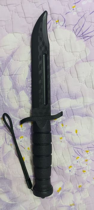 Vând cuțit din plastic