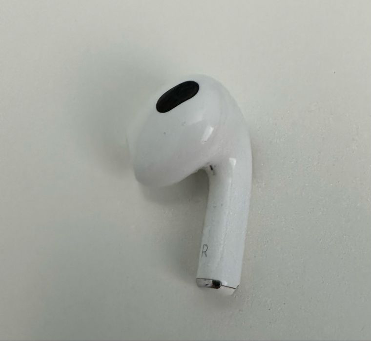 AirPods 3rg gen  magsafe