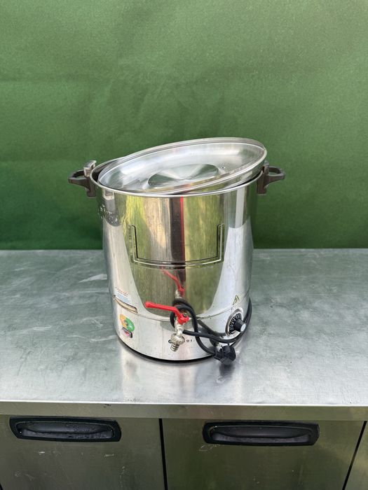 Fierbator profesional vin/ceai