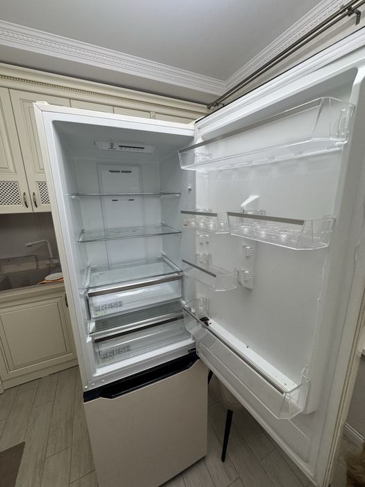 Продам холодильник Midea