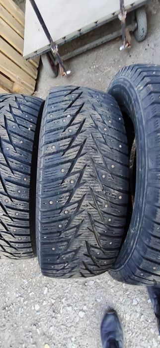 Продам резину 235/60/R18 шипы KAPSEN