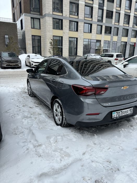 Chevrole onix продам