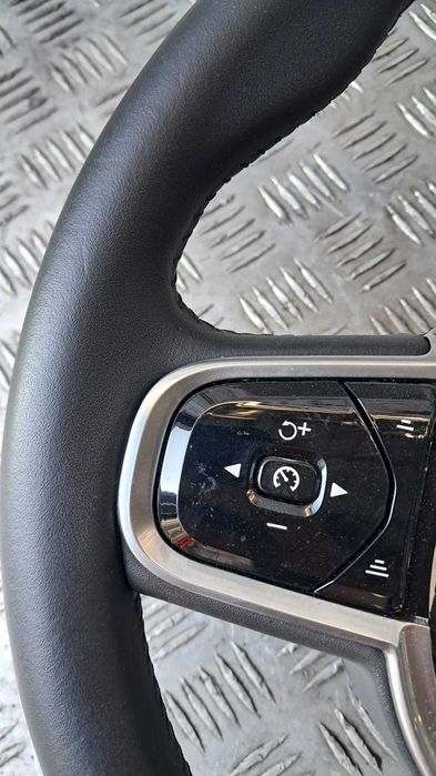 volan piele cu comenzi Volvo XC90 an 2020 cod 31407813