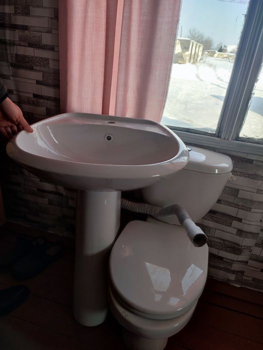 Срочно не дорого продам унитаз+раковина б.у в хор.состоянии.30000₸
