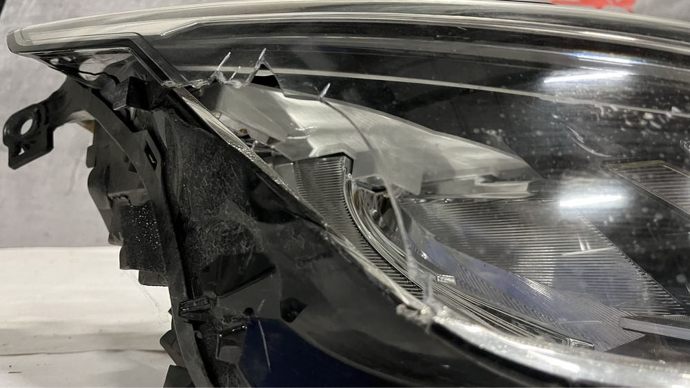 Ляв и десен фар VW Golf 8 2020-