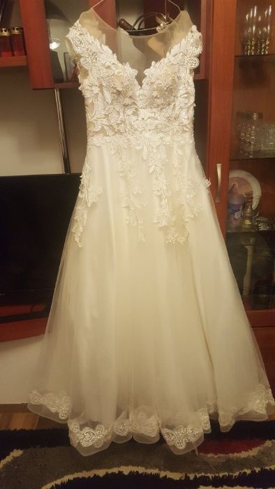 Vand rochie de mireasa