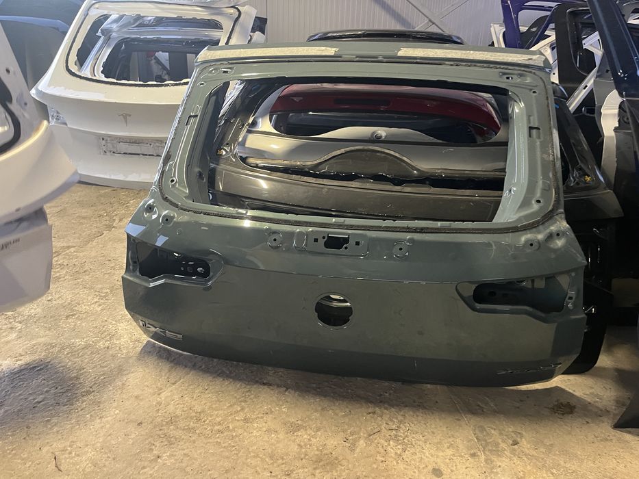 Багажна врата,капак BMW IX2 2023