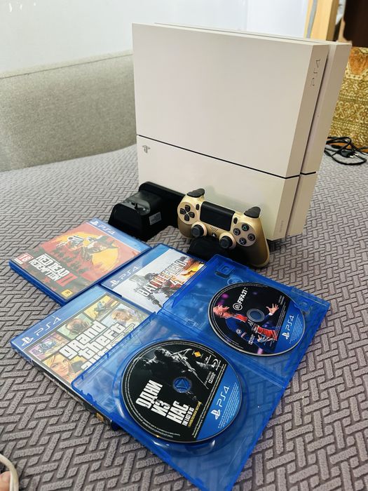 PS4 Fat 500 GB RDR 2 с дисками