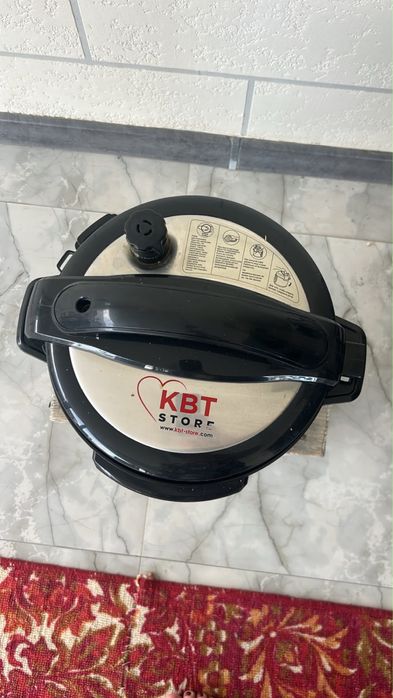 Красивая топовая мультиварка работает