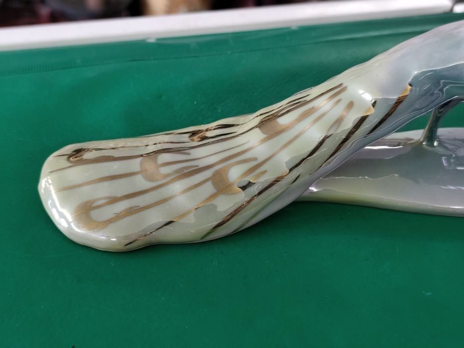 Българска порцеланова статуетка паун