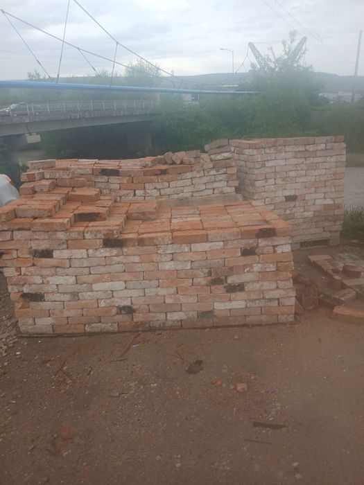 Vând cărămidă intreaga