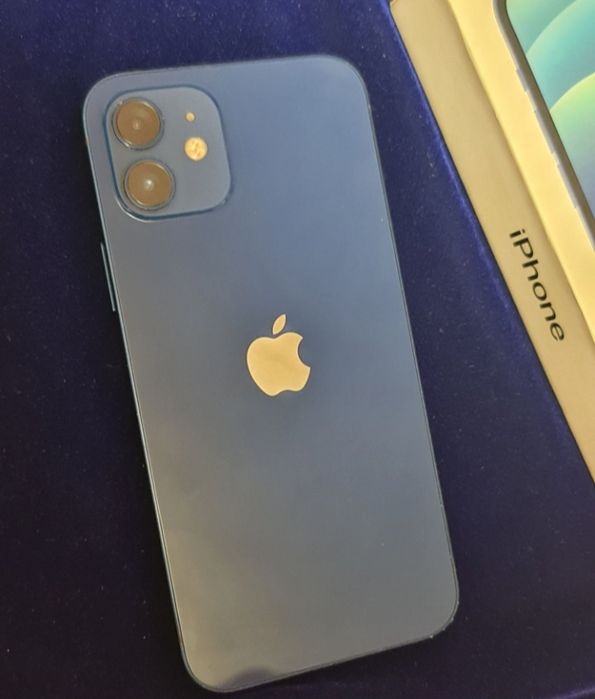 iPhone 12, 64gb.