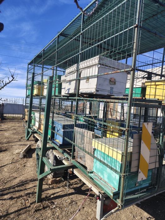 Vând remorca și modul apicol