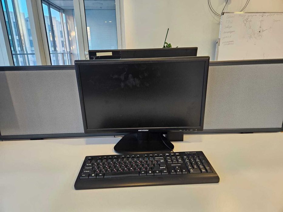 Офисные столы, тумбочки