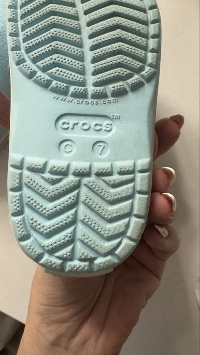 Продам Crocs детские 7 размер