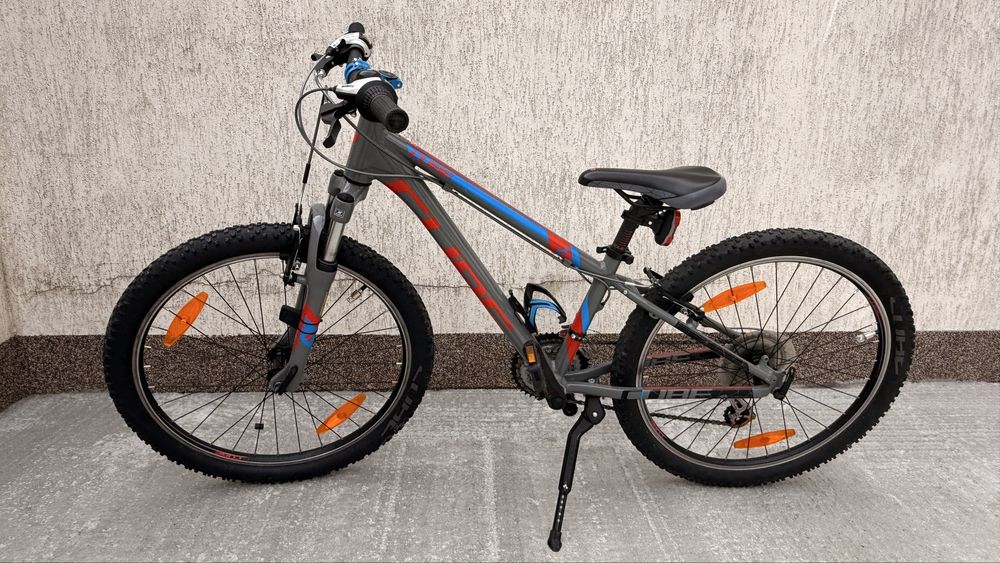 Bicicleta Cube si X-Fact