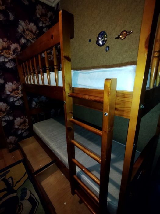 Двухъярусная кровать