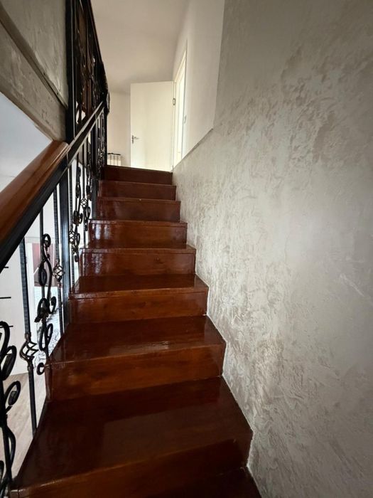 Дом 2 этажный.