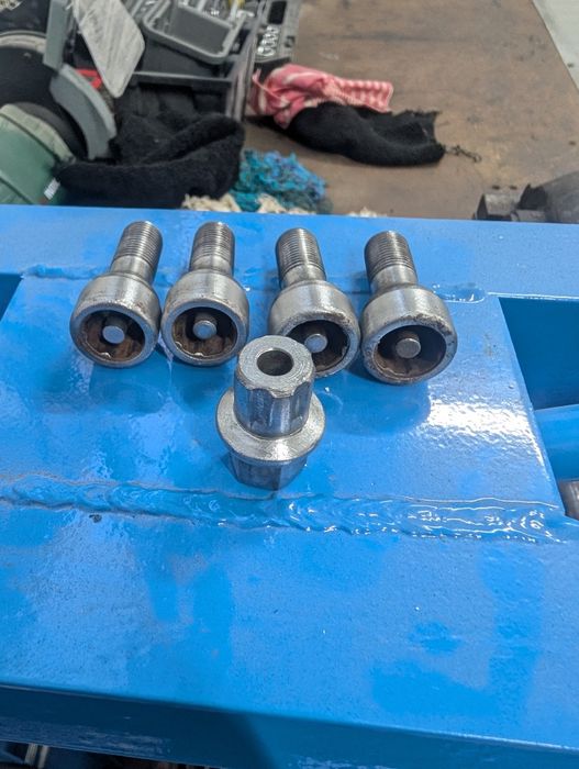 Секретни болтове VW/VAG