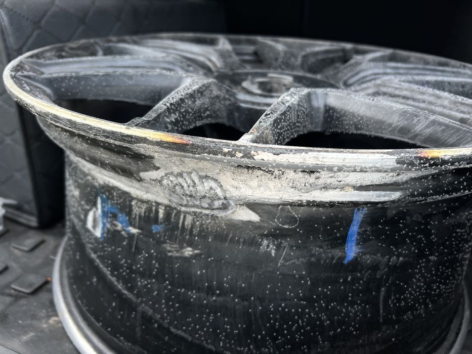 Диск на 19 AMG.