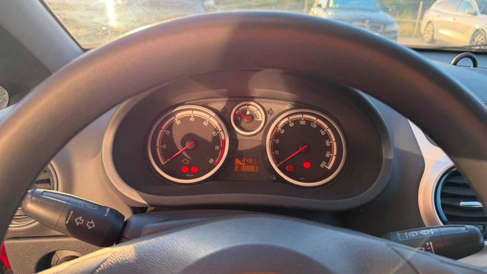 Opel Corsa D (2007), 1.2 Benzină, Roșu