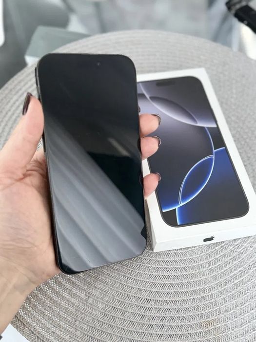 Iphone 16 pro max 256 black в отличном состояние
