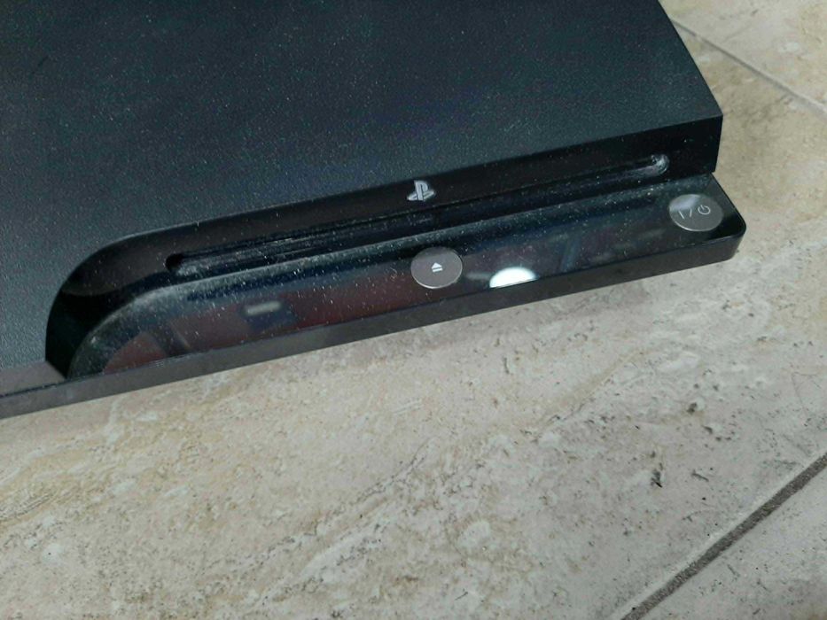 PlayStation 3 с два джойстика + 6 игри