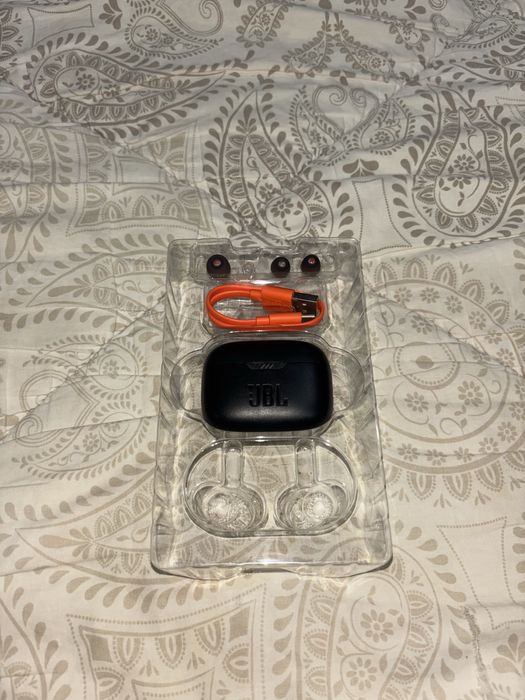 Casti true wireless JBL Tune 230NC