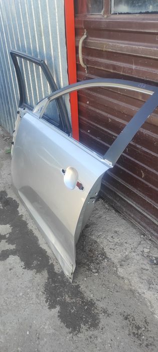Дверь водительская KIA sportage 3