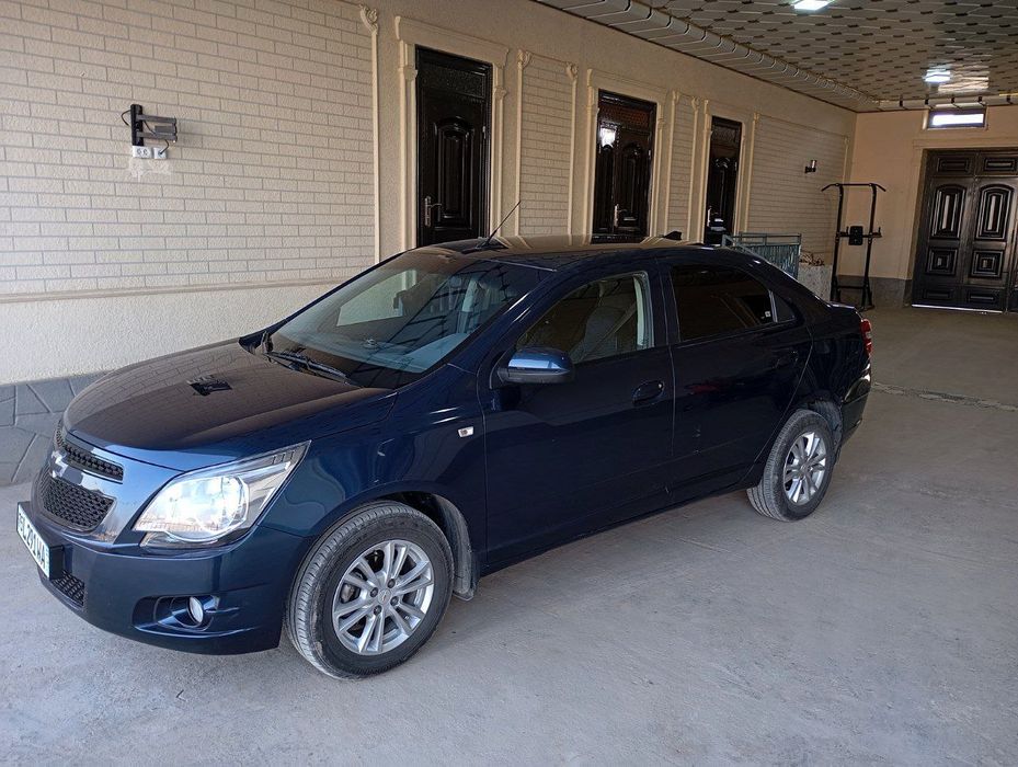 Автомобиль 2024 Шевроле кобальт