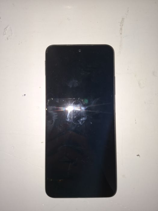 Продам телефон срочно