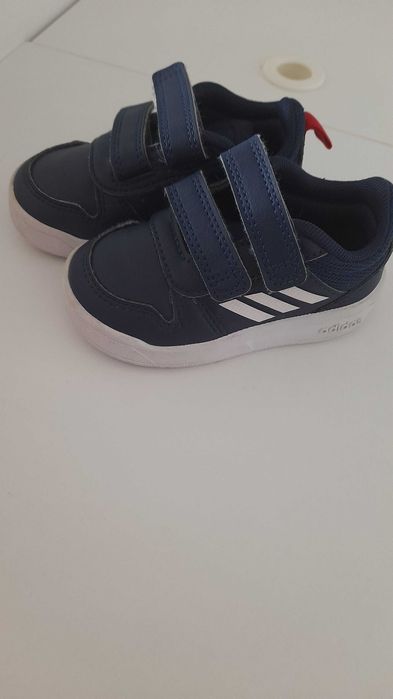 Бебешки    маратонки