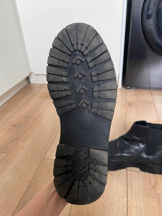 Кожаные ботинки ZARA