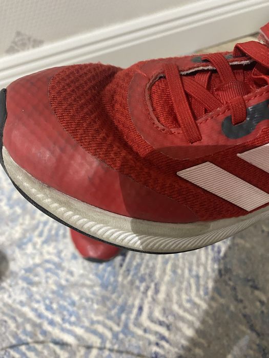 Продам кроссовки адидас