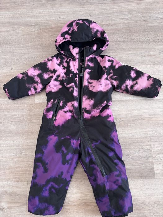 Продам зимний комбинезон для девочки