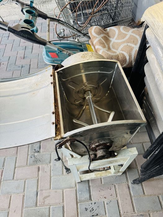 Продам тестомес 25кг